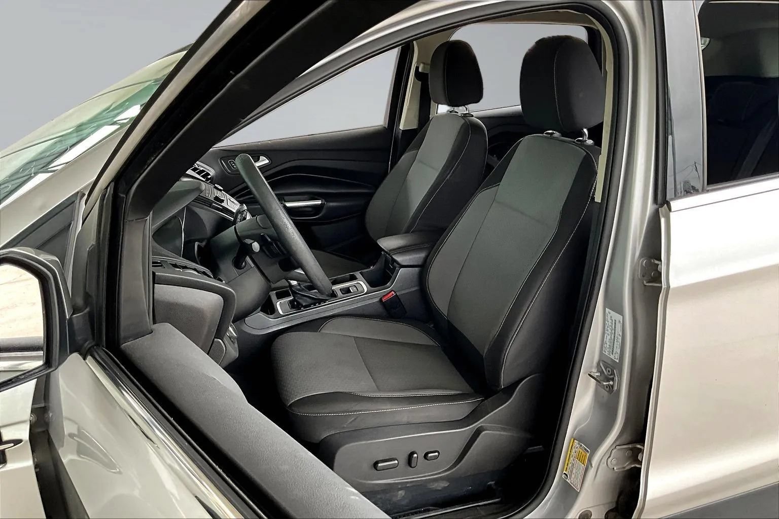 Used 2017 Ford Escape SE FWD image 18