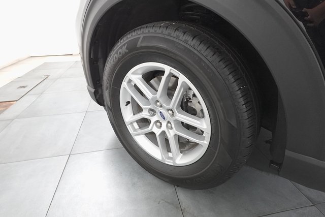 Used 2025 Ford Explorer Active RWD image 33
