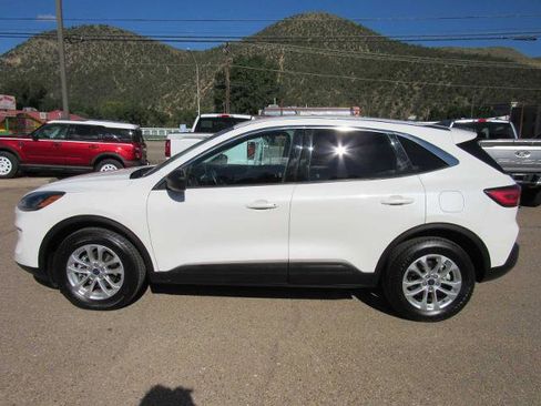 Certified 2022 Ford Escape SE w/ Cold Weather Package image 4