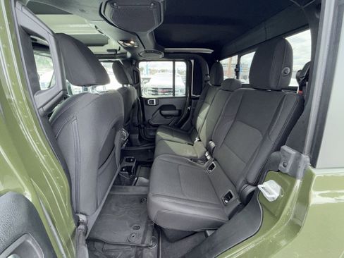 Used 2021 Jeep Gladiator Willys image 23