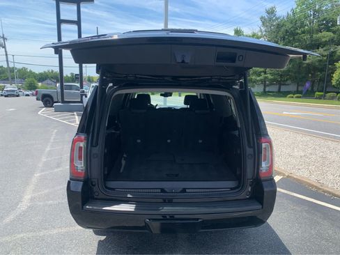 Used 2018 GMC Yukon XL SLT AWD/4WD image 5