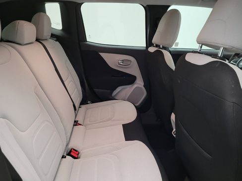 Used 2021 Jeep Renegade Latitude image 19