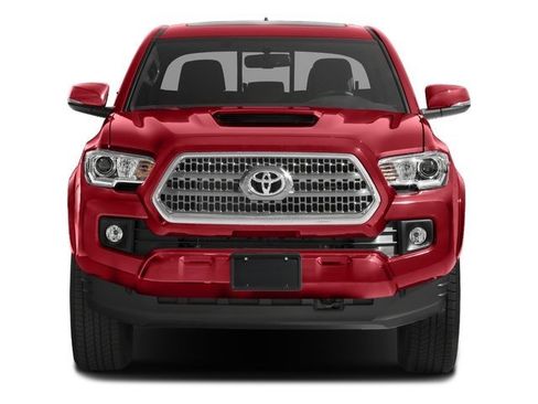 Used 2016 Toyota Tacoma TRD Sport w/ Towing Package image 5
