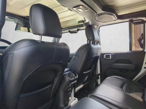 Used 2022 Jeep Wrangler Unlimited Sahara w/ Safety Group image 16