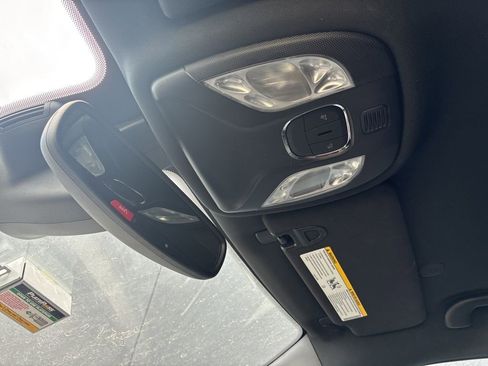 Used 2025 Jeep Compass Limited image 22