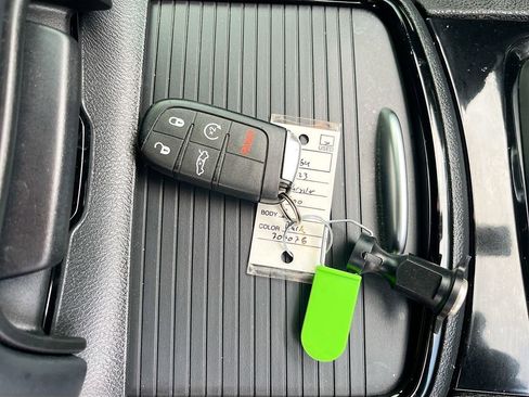 Used 2023 Chrysler 300 S w/ Comfort Group RWD image 34