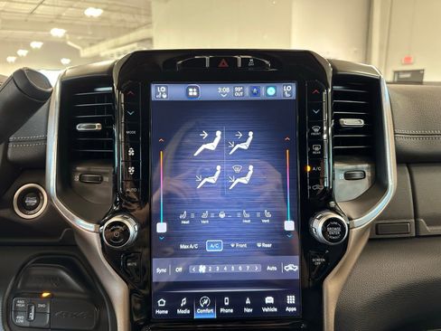 Used 2024 RAM 3500 Laramie image 27