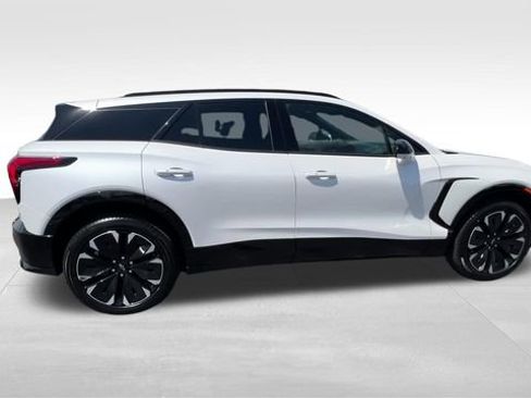 Used 2025 Chevrolet Blazer EV RS AWD/4WD image 9