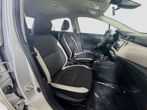 Used 2021 Nissan Versa SV image 29