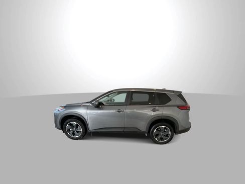 Used 2024 Nissan Rogue SV image 5