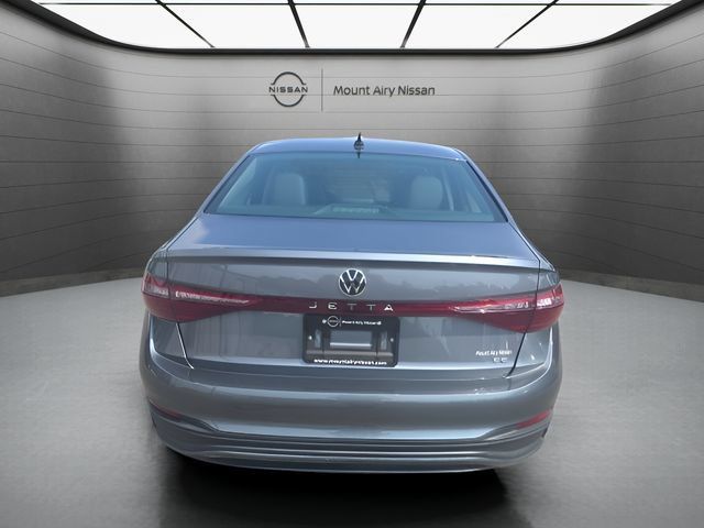 Used 2025 Volkswagen Jetta SE FWD image 5