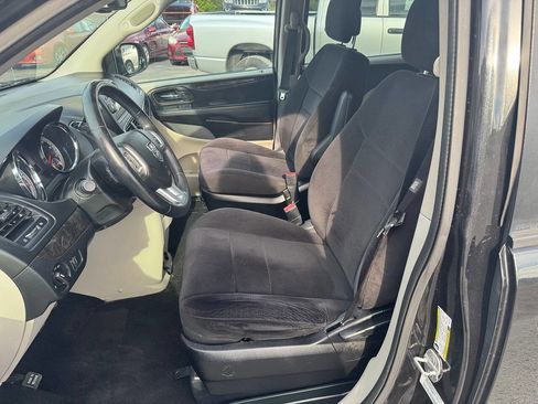 Used 2013 Dodge Grand Caravan American Value Package w/ UConnect Hands-Free Group image 13