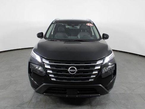 Certified 2024 Nissan Rogue SV w/ SV Premium Package FWD image 13