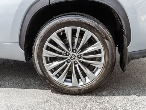 Used 2020 Toyota Highlander Platinum AWD/4WD image 40