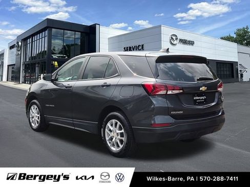 Used 2022 Chevrolet Equinox LS w/ LS Convenience Package AWD/4WD image 8
