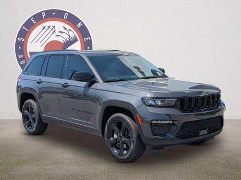 New 2025 Jeep Grand Cherokee Limited w/ Black Appearance Package RWD image 2