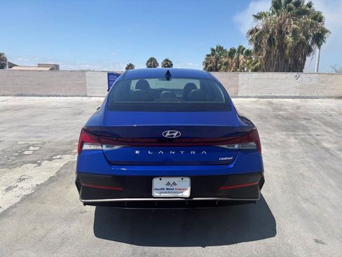 Used 2025 Hyundai Elantra Limited FWD image 11