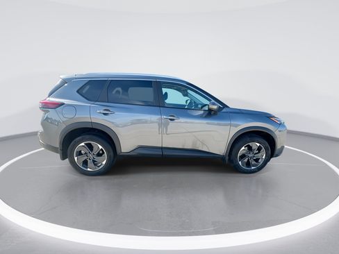 Used 2025 Nissan Rogue SV w/ SV Premium Package AWD/4WD image 9