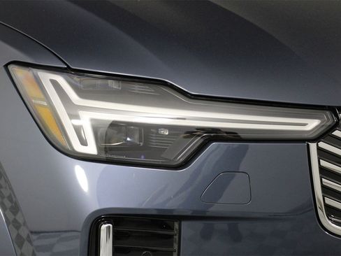 New 2026 Volvo XC90 B6 Plus w/ Protection Package Premier image 14