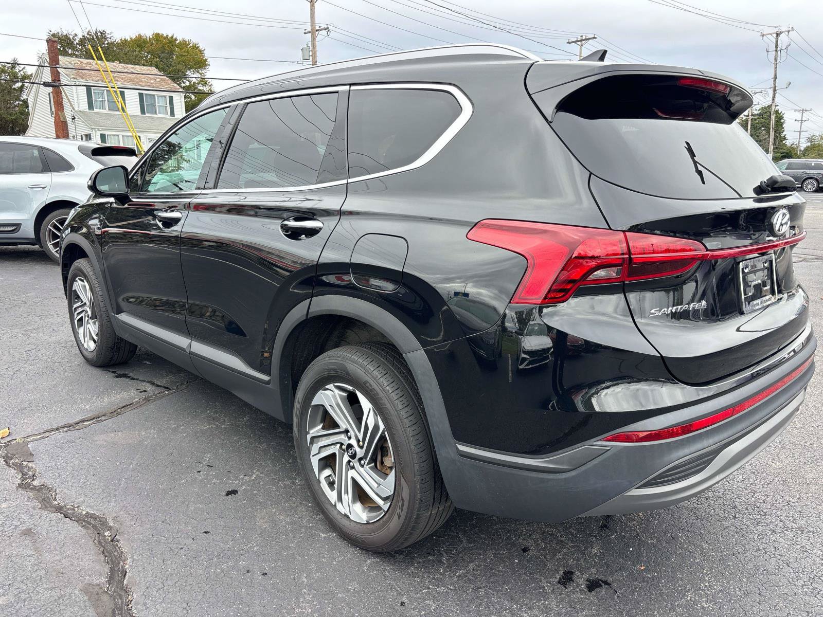 Used 2023 Hyundai Santa Fe SEL w/ Cargo Package AWD/4WD image 3