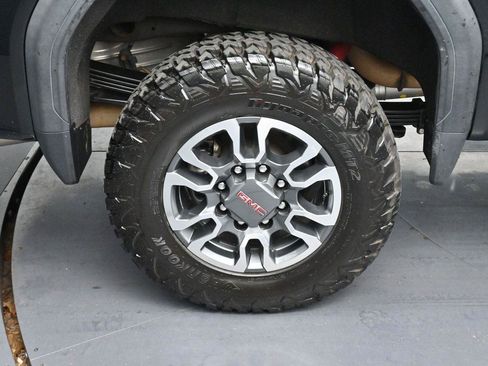 Used 2024 GMC Sierra 2500 AT4 w/ AT4 Premium Plus Package AWD/4WD image 35
