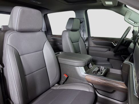 New 2025 GMC Sierra 3500 SLT w/ SLT Convenience Package image 29