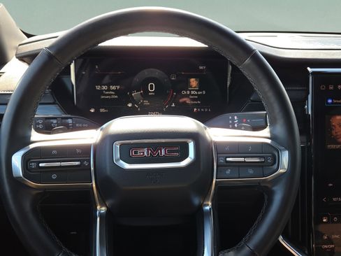 Used 2025 GMC Acadia Elevation image 26