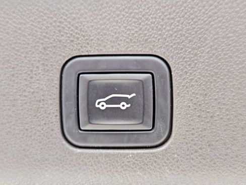 Used 2023 Cadillac Escalade ESV Sport w/ LPO, ONYX Package AWD/4WD image 16