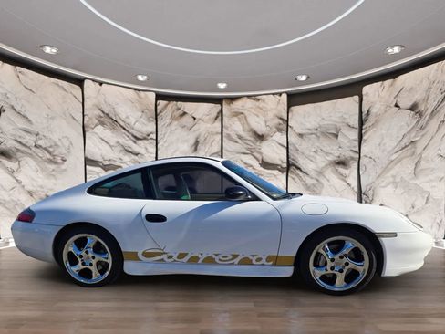 Used 2001 Porsche 911 Carrera 4 image 4