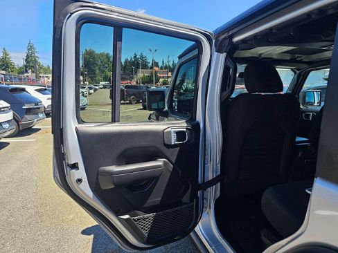 Used 2023 Jeep Wrangler Unlimited w/ Cold Weather Group AWD/4WD image 16