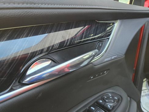 Certified 2024 Cadillac XT6 Premium Luxury w/ Technology Package AWD/4WD image 15
