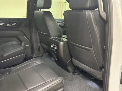 Used 2023 GMC Yukon XL Denali image 38