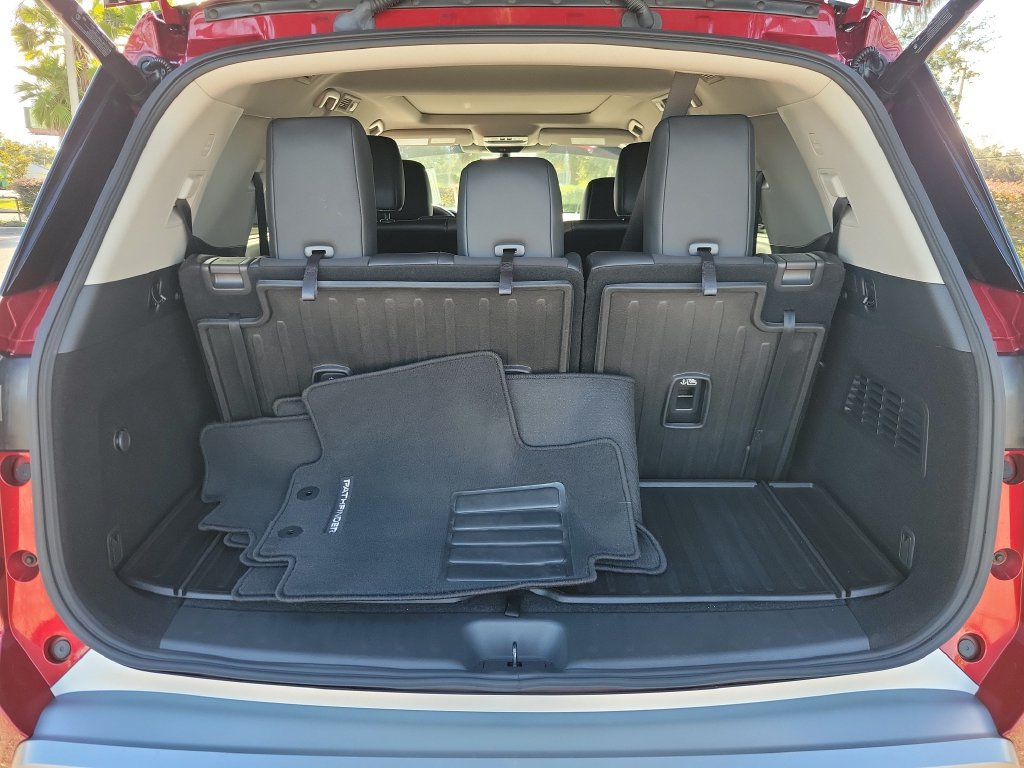 Certified 2024 Nissan Pathfinder Platinum w/ Cargo Package FWD image 8