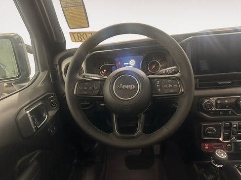 New 2025 Jeep Gladiator Willys image 12