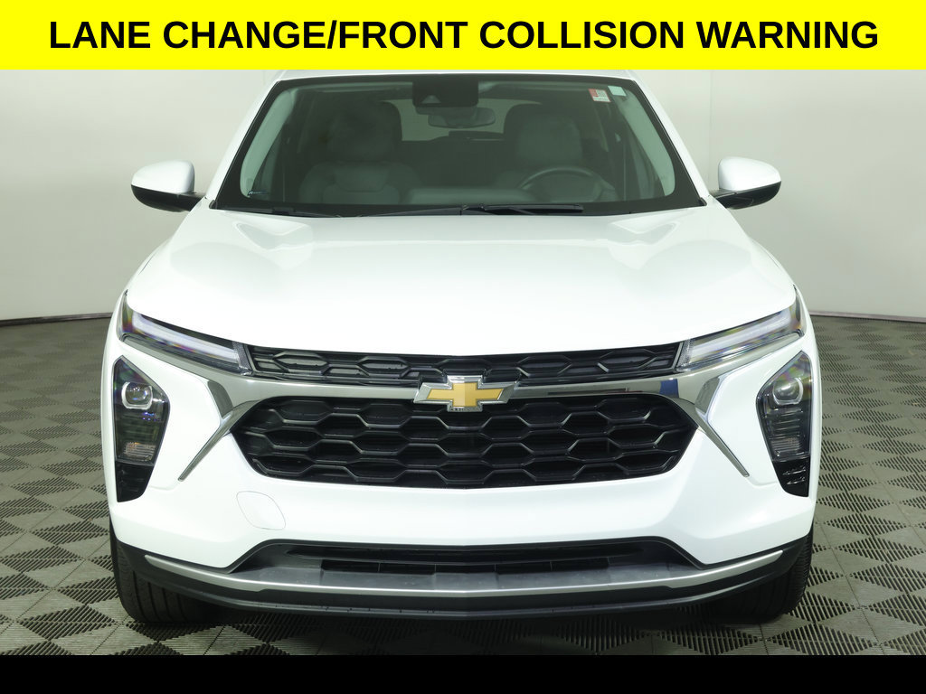 Used 2025 Chevrolet Trax LT w/ Driver Confidence Package FWD image 9