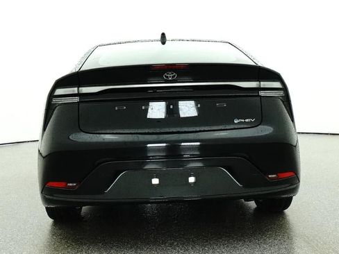 New 2026 Toyota Prius Plug-In Hybrid FWD image 23