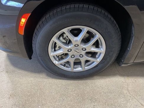 Used 2024 Chrysler Pacifica Touring-L image 34