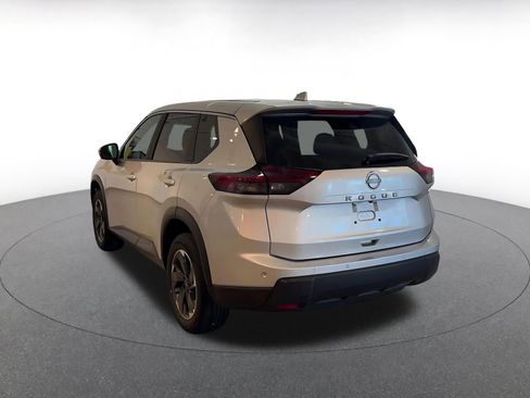 Used 2025 Nissan Rogue SV image 11