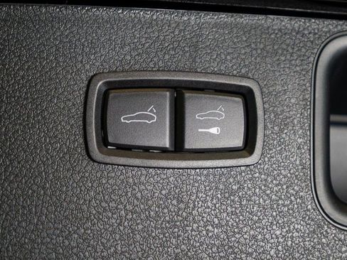 New 2026 Porsche Macan image 40