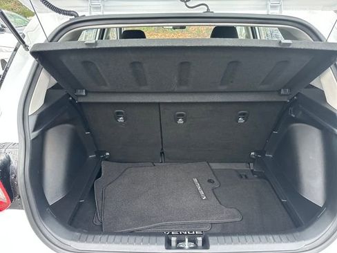 Certified 2025 Hyundai Venue SEL image 19