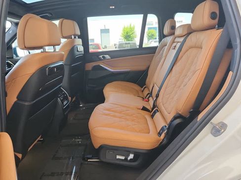 Used 2024 BMW X7 xDrive40i w/ M Sport Package AWD/4WD image 21