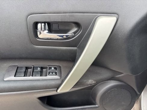 Used 2014 Nissan Rogue S w/ Convenience Package image 10