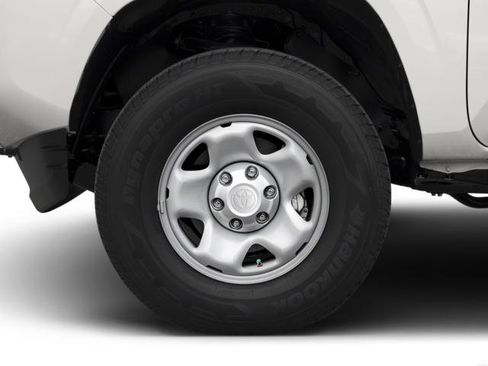 Used 2018 Toyota Tacoma TRD Sport image 11