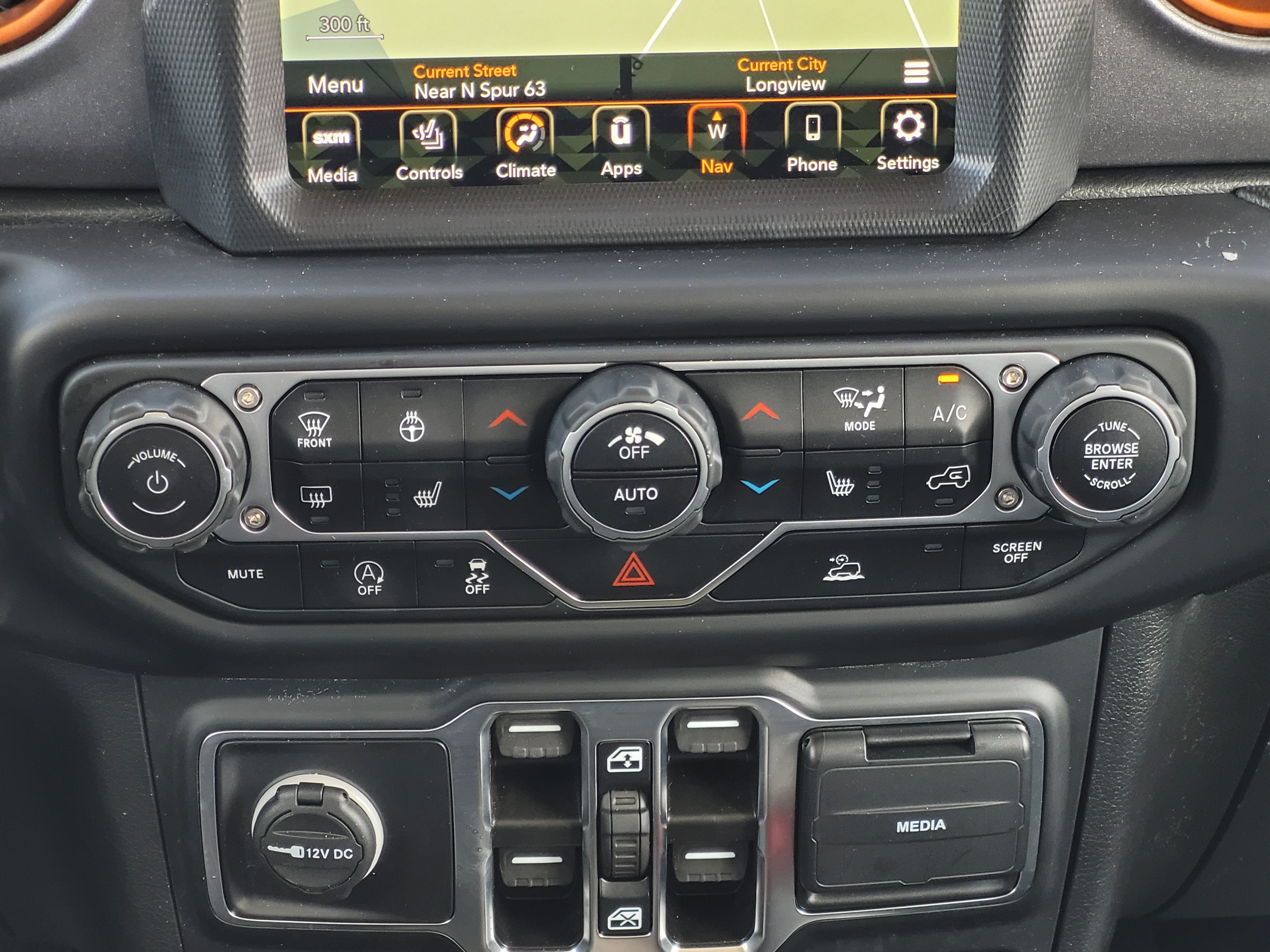 Used 2023 Jeep Gladiator Mojave w/ Cold Weather Group AWD/4WD image 17