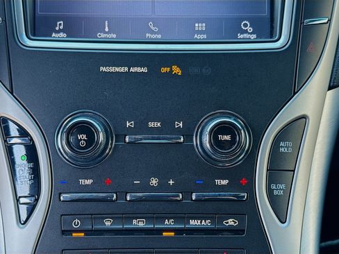 Used 2020 Lincoln Nautilus FWD image 12