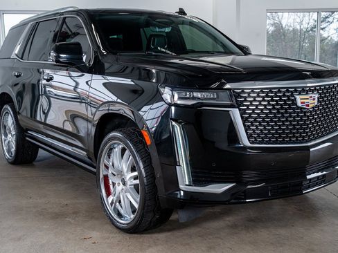 Used 2021 Cadillac Escalade Premium Luxury w/ Driver Assist Tech Package image 4