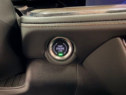 Certified 2025 Chevrolet Suburban High Country image 19