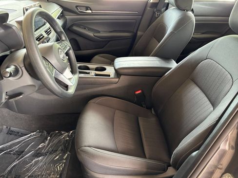 Used 2025 Nissan Altima 2.5 SV FWD image 27