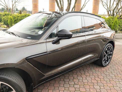 Used 2021 Aston Martin DBX image 49
