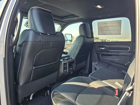 New 2026 RAM 2500 Laramie AWD/4WD image 11